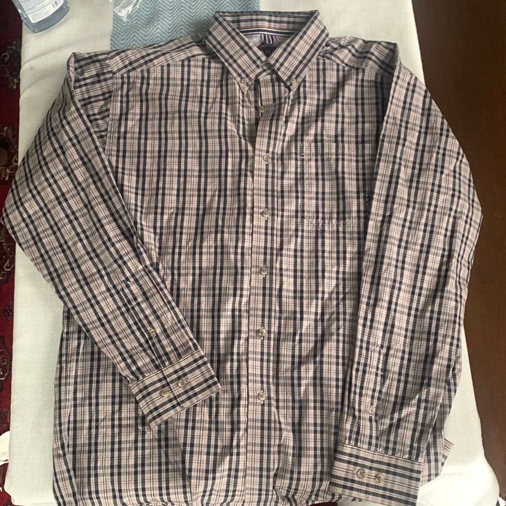 ARIAT PRO SERIES BUTTON DOWN MENS - Large never worn